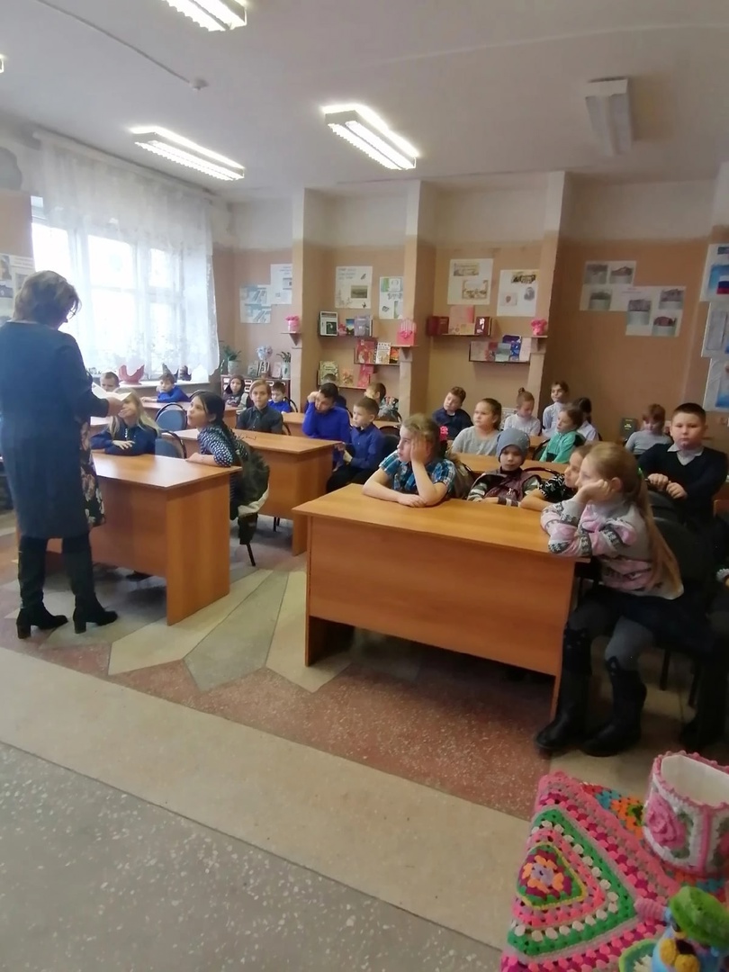 Посещение сельской библиотеки.